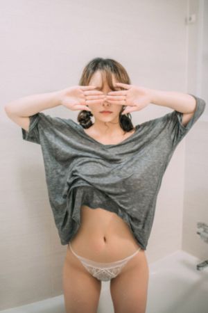 一卡二卡免费看_超清电影免费在线